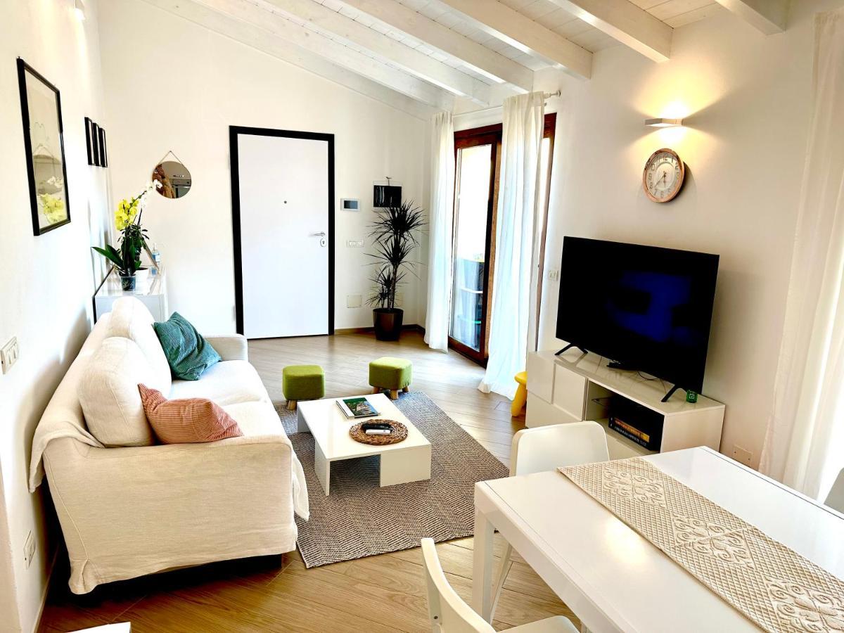 Waterfront Apartment ออลเบีย ภายนอก รูปภาพ
