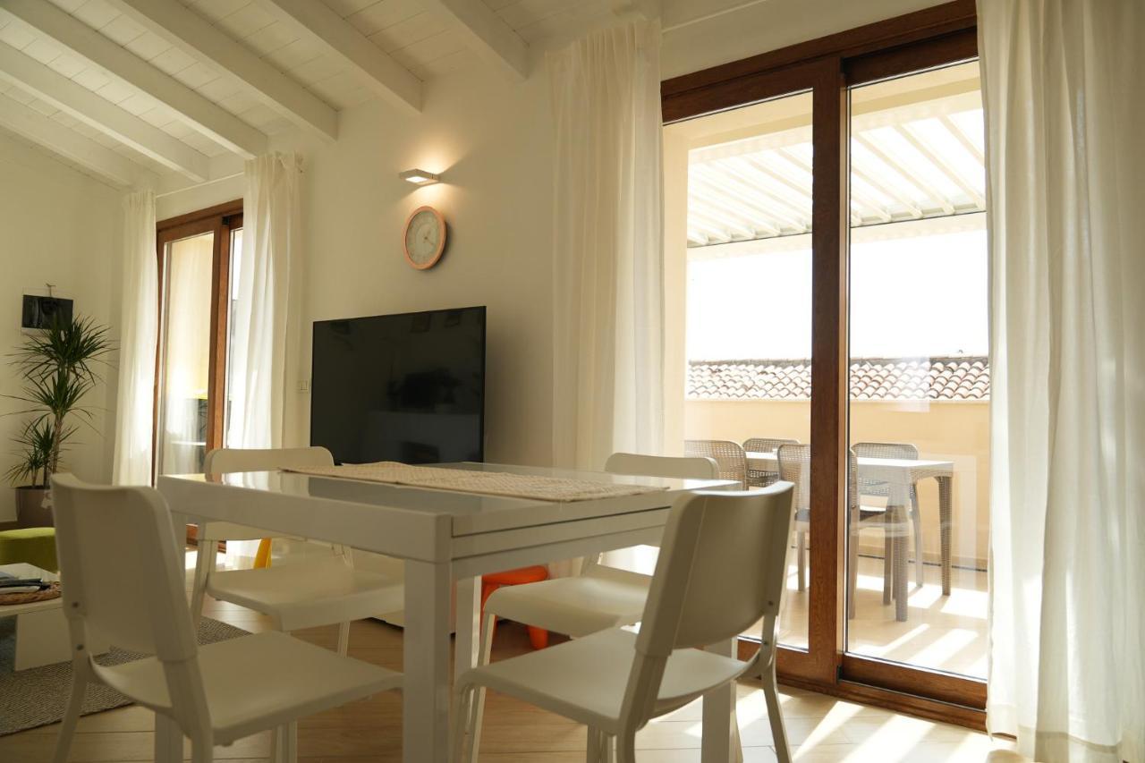 Waterfront Apartment ออลเบีย ภายนอก รูปภาพ