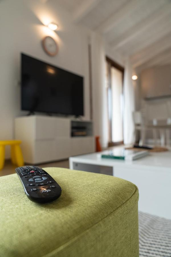 Waterfront Apartment ออลเบีย ภายนอก รูปภาพ