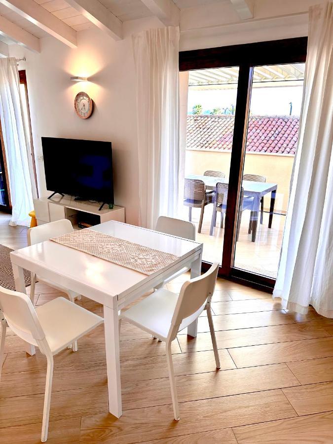 Waterfront Apartment ออลเบีย ภายนอก รูปภาพ